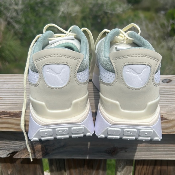 NWOT Puma shoes size 10 women’s - Picture 8 of 8